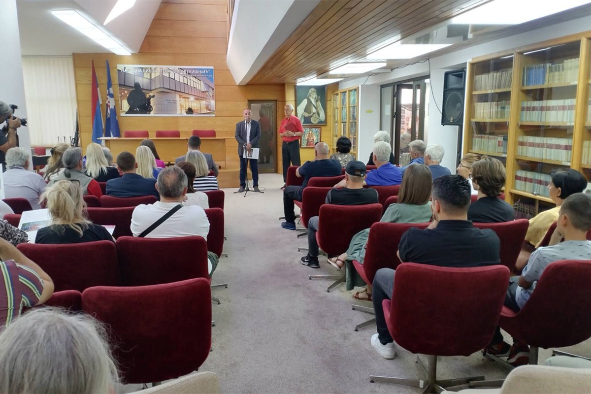 Otvorena izložba slika 20 učesnika iz regiona