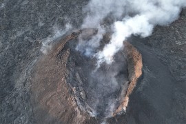 Ponovo eruptirao vulkan Ibu u Indoneziji, stub pepela visok pet ...