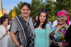 Zorica Brunclik i Kemiš ispratili najstariju unuku na maturu