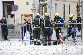 Užas u Zagrebu, zapalio se ispred zgrade Vlade