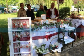 Vrijedne članice "Crvene ruže" iz Gradiške: Maturske haljine na ...