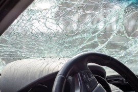 Povrijeđena četiri lica, automobil sletio sa kolovoza