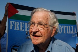 Noam Čomski imao moždani udar