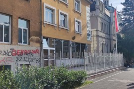 Ambasada Srbije nakon neprimjerenog grafita: Vandale što prije ...