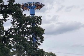 Zaglavila se sprava u luna parku, ljudi visili 30 metara naglavačke ...