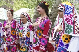 Tadžikistan zabranio "stranu" odjeću