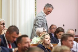 Hrvatski sabor: Pupovac izglasan uprkos protivljenju hrvatske desnice