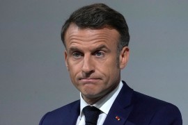 Makron tone sve dublje