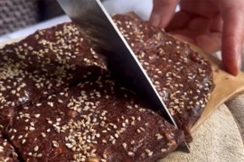 Zdrav kolač od samo 3 sastojka – gotov za 20 minuta (VIDEO)