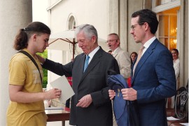 Karađorđevići nagradili najbolje maturante iz Srbije i Republike ...