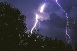 Jako nevrijeme pogodilo grad u Srbiji: Mnoge ostavilo bez struje ...