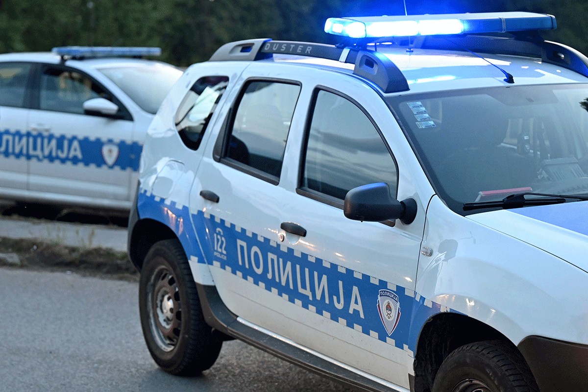 Prijetio držeći nož u ruci