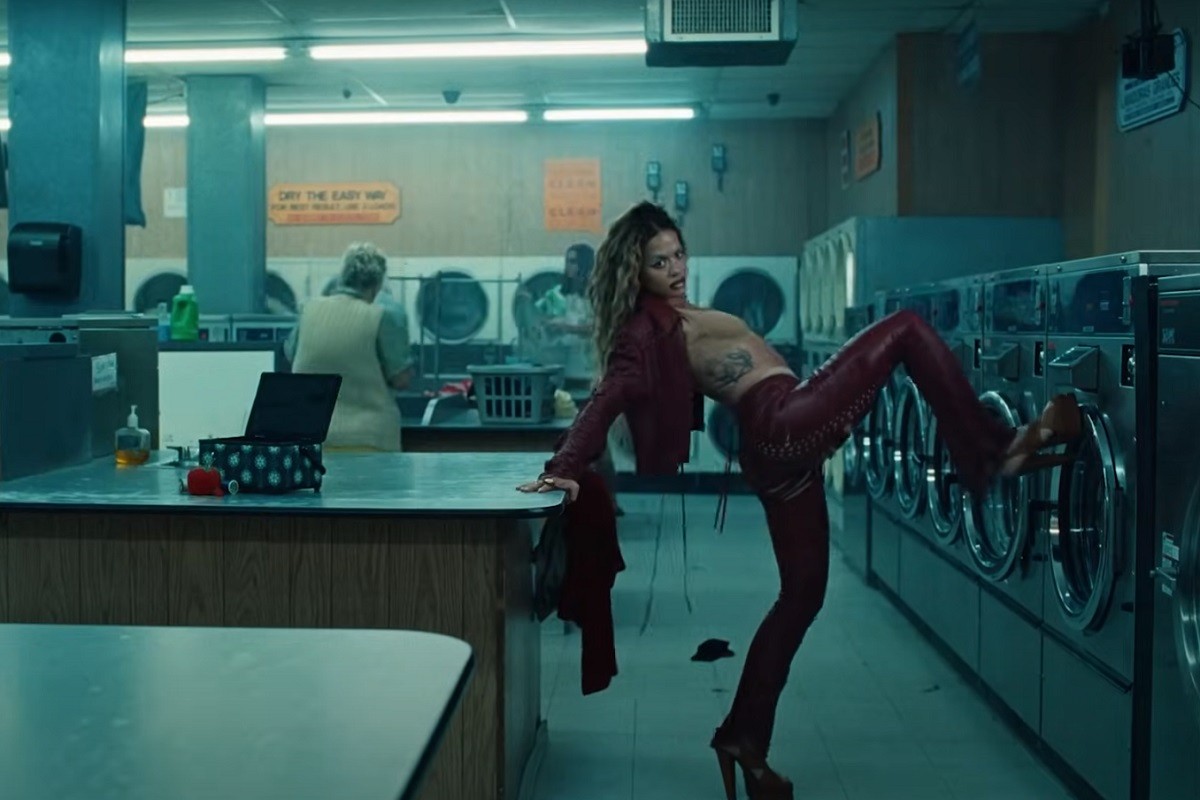 Rita Ora objavila video za pjesmu "Ask And You Shall Receive" (VIDEO)