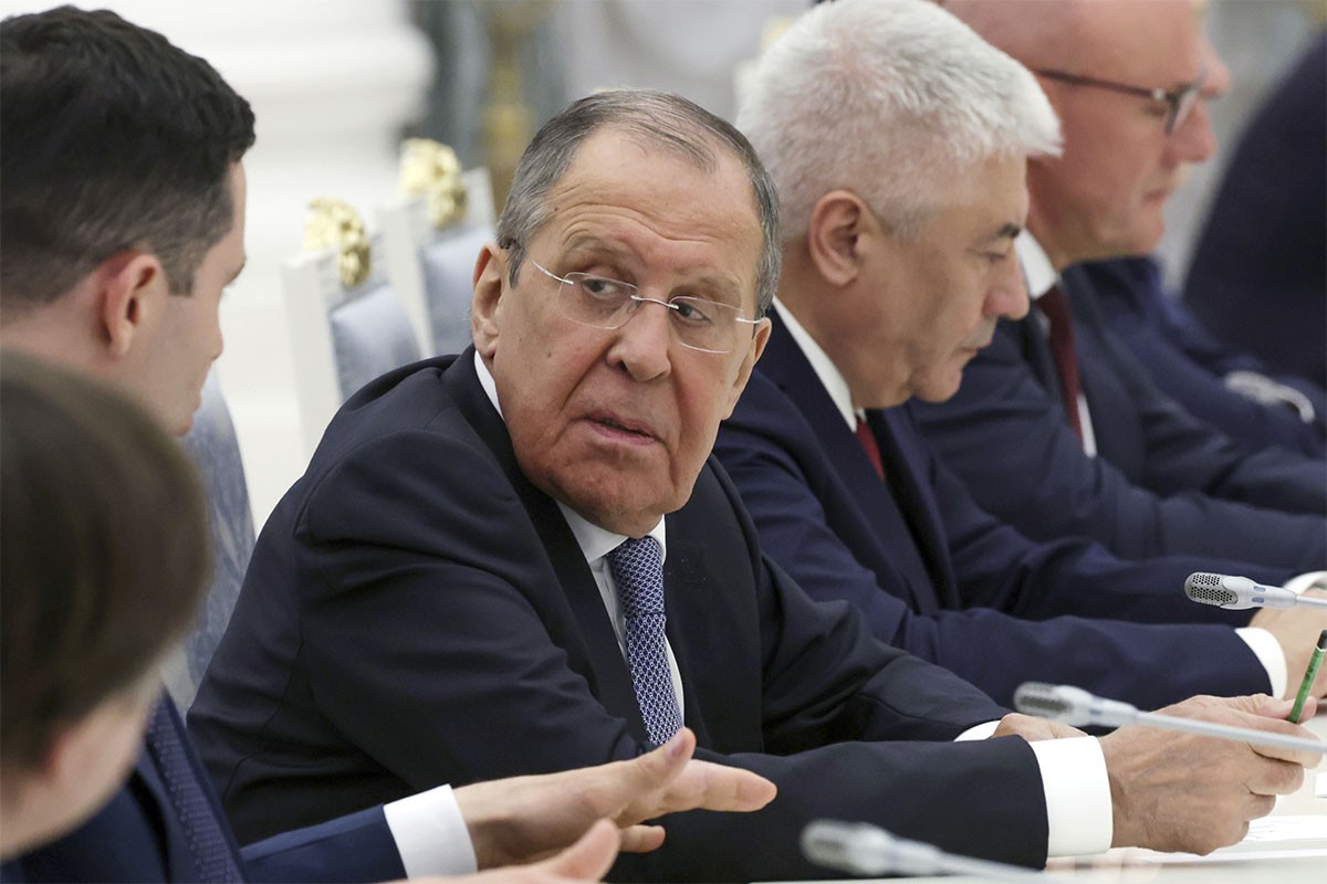 Lavrov: Francuski instruktori biće legitimne vojne mete