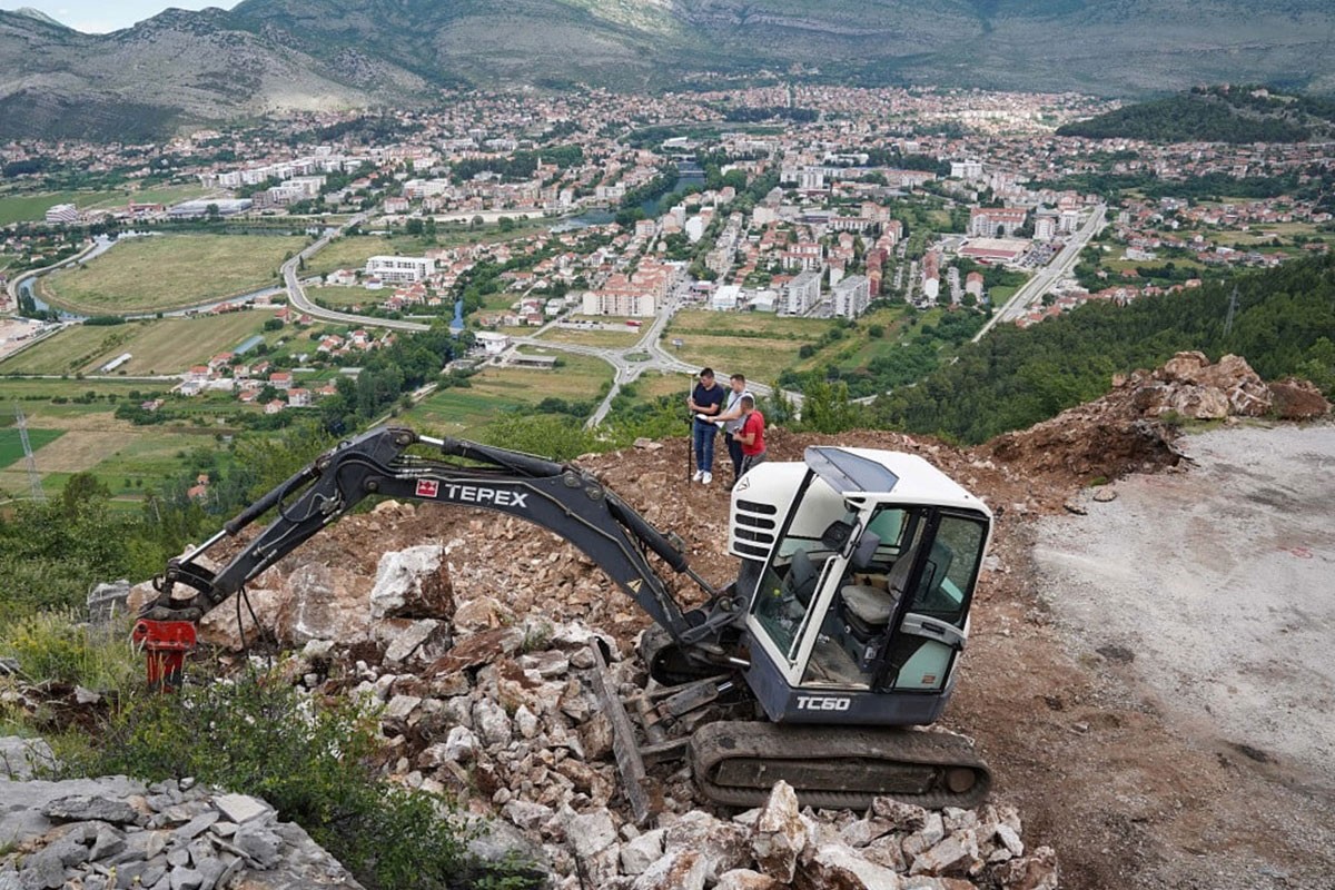 Počeli radovi na staklenom trebinjskom vidikovcu