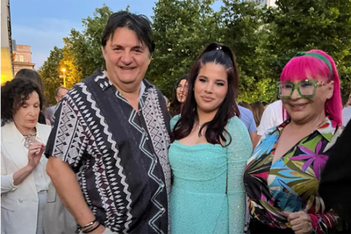 Zorica Brunclik i Kemiš ispratili najstariju unuku na maturu
