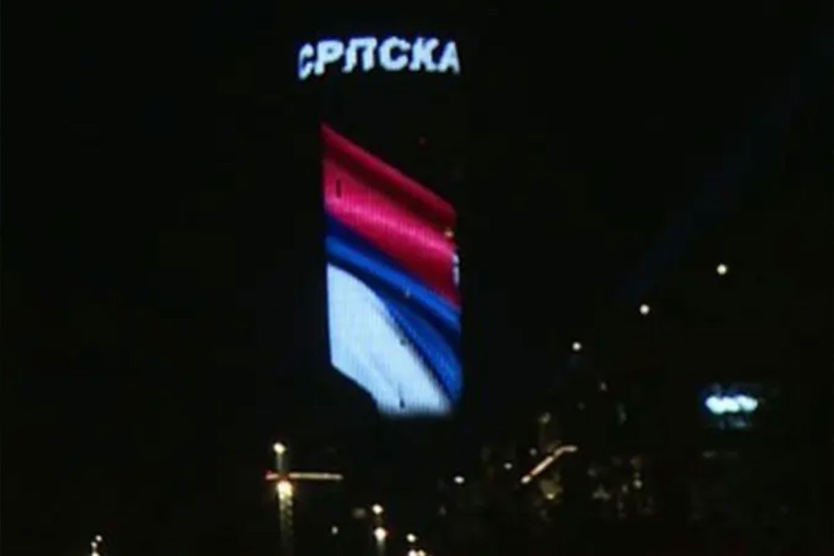 Kula Beograd u bojama zastava Srpske i Srbije