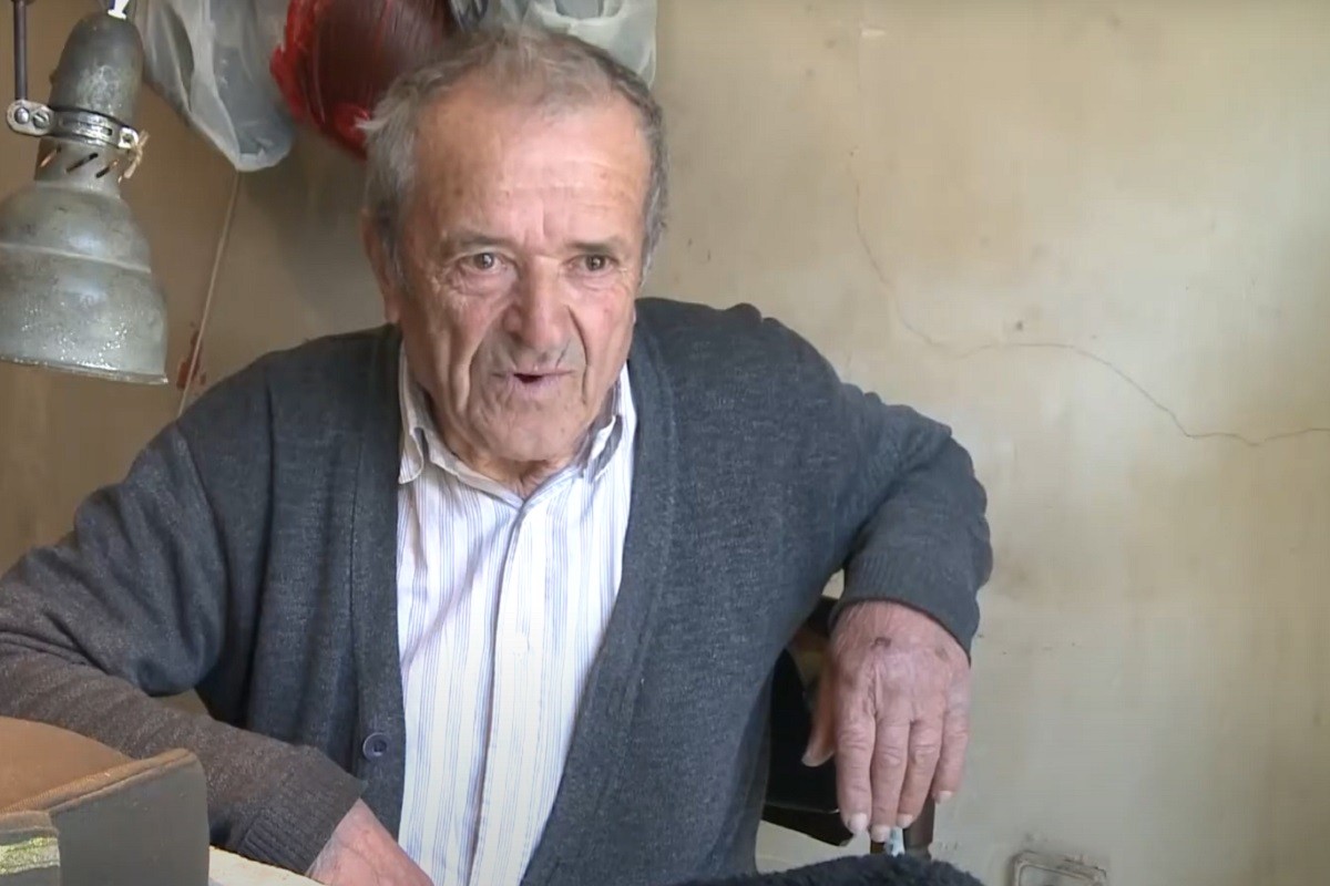Za djeda Đorđa (90) čuo cijeli svijet: Pariski šnajder šije šajkače