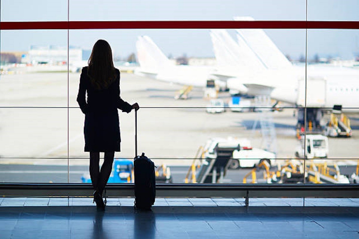 Žena se skinula gola nasred aerodroma: Prošetala pored šokiranih carinika