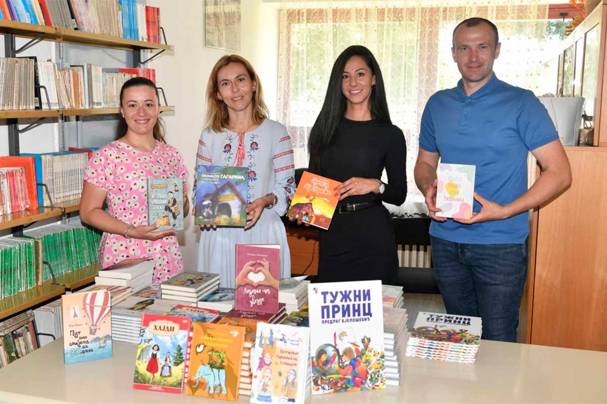 Za ljepši ljetni raspust: Osnovcima iz Kostajnice stigla školska lektira