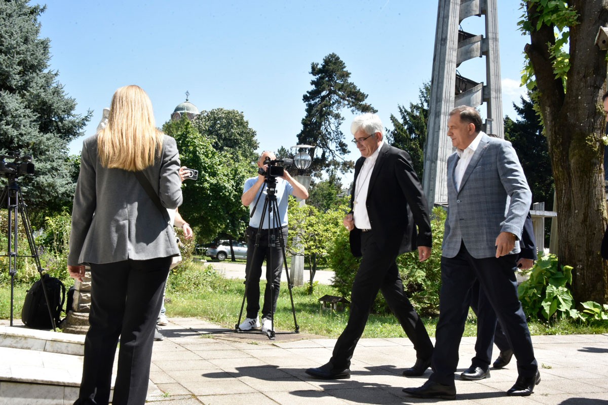Finansijska podrška Katoličkoj gimnaziji i "Karitasu"