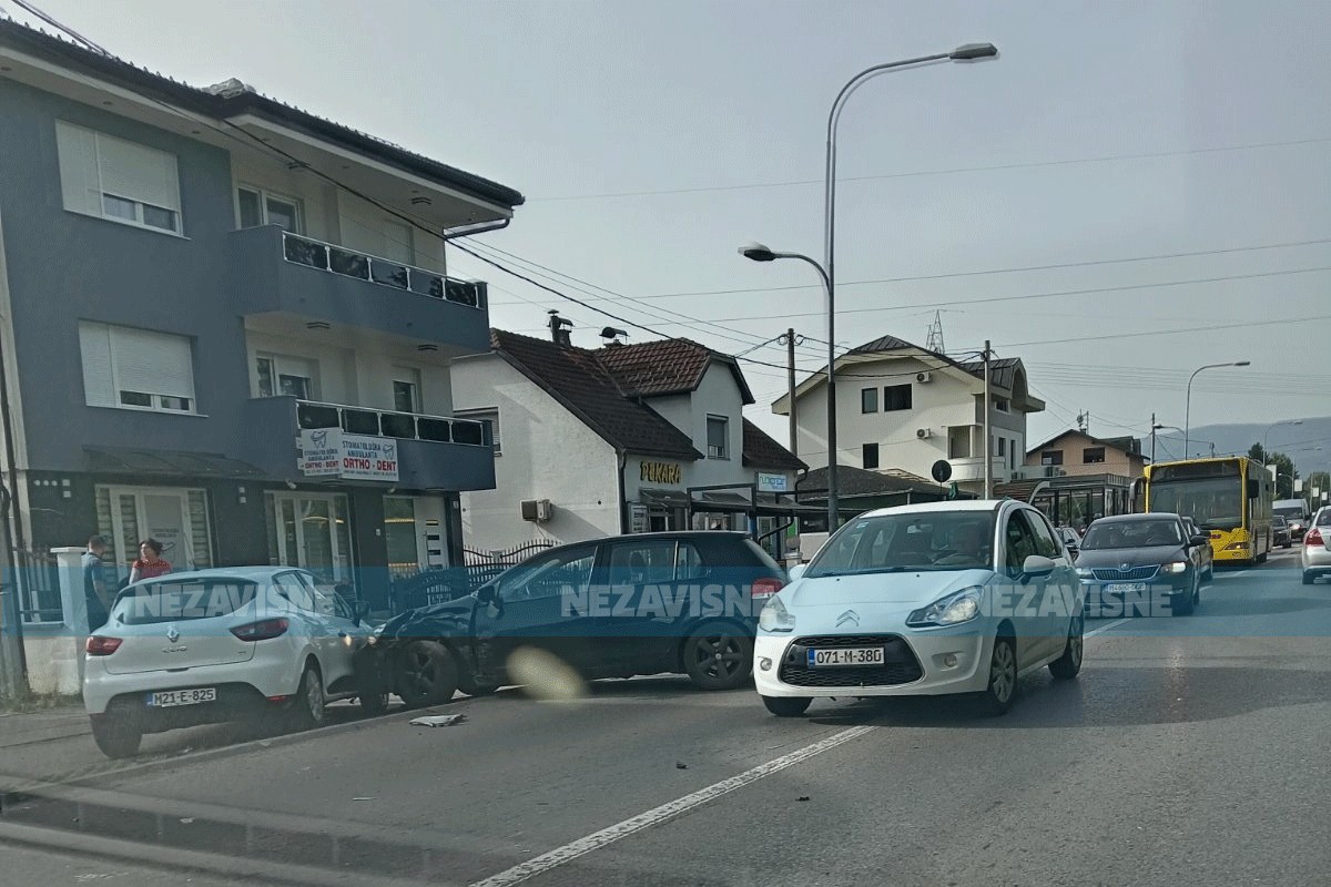 Saobraćajka u Banjaluci, sudarila se tri vozila