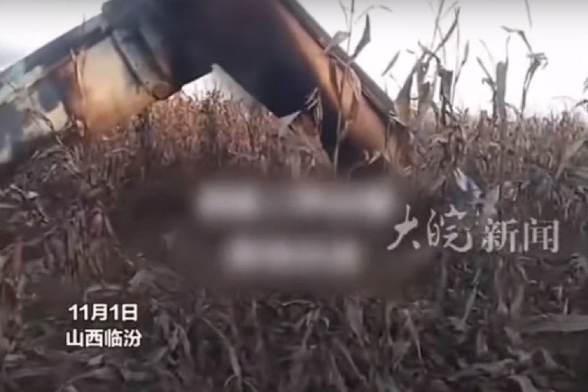 Ostaci rakete iznenada pali na selo neposredno poslije lansiranja (VIDEO)