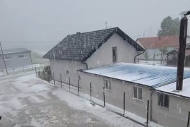 Zagreb pogodilo nevrijeme, led i poplave sručile se na grad, letjeli ...