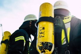 Požar u brodogradilištu u Njemačkoj gasilo 400 vatrogasaca