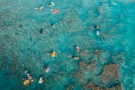 Bura oduvala dvoje turista sa plaže na okolno ostrvo