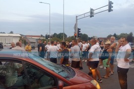 Mještani banjalučkog naselja blokirali put: "Hoćemo vodu" ...