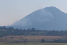 Požarna linija kod Gacka jutros mirna