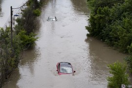 Najmanje 14 osoba spaseno tokom poplava u Torontu, 167.000 ...