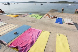 U ljetovalištu u Hrvatskoj pokupili peškire za "rezervaciju plaže" ...