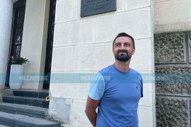 Šibarević najavljuje da će spavati u Gradskoj upravi Banjaluka zbog ...