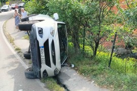 Vozilo prevrnuto u Srpskim toplicama kod Banjaluke, potreban oprez ...