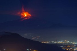 Vulkan ponovo "poludio": Zatvoren aerodrom (VIDEO)