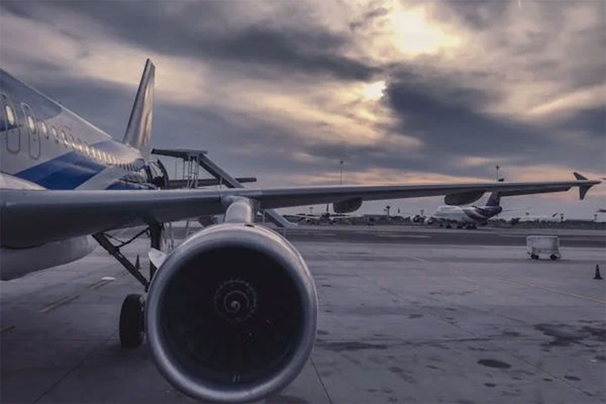 Procurile hemikalije na aerodromu, 20 zaposlenih ima simptome trovanja