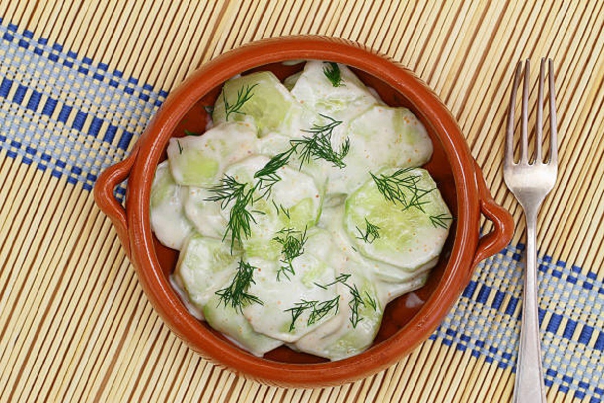 Kremasta salata od krastavaca bez koje ljeto ne smije da prođe