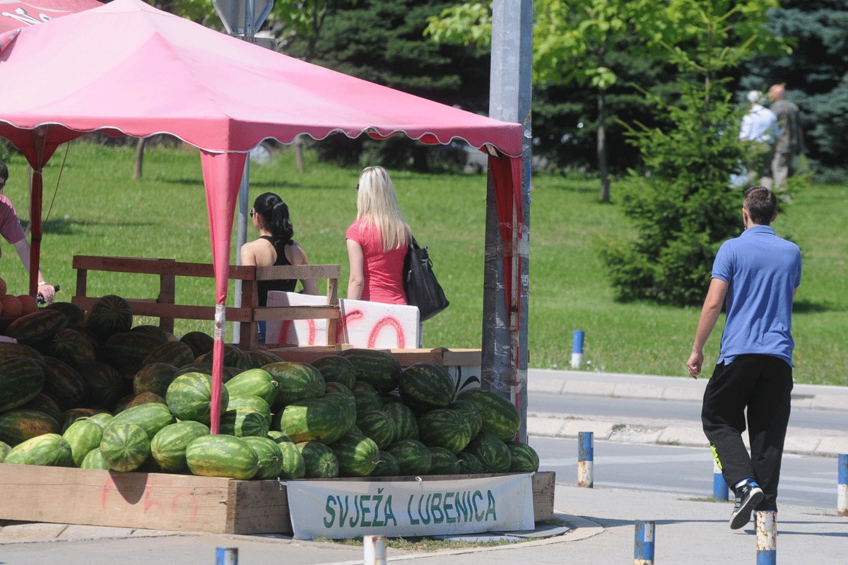 Koliko je dozvoljeno jesti lubenice, a ko je uopšte ne bi smio jesti