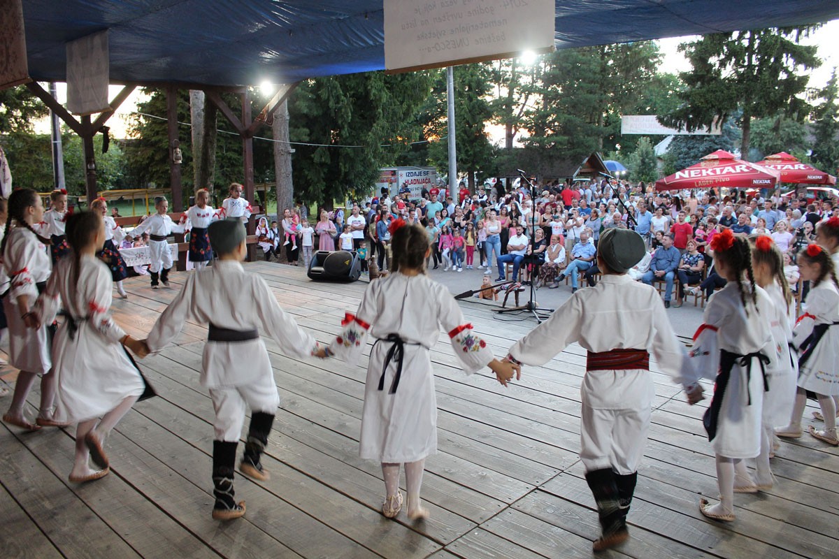 Petrovdanski sabor folklora u Lamincima