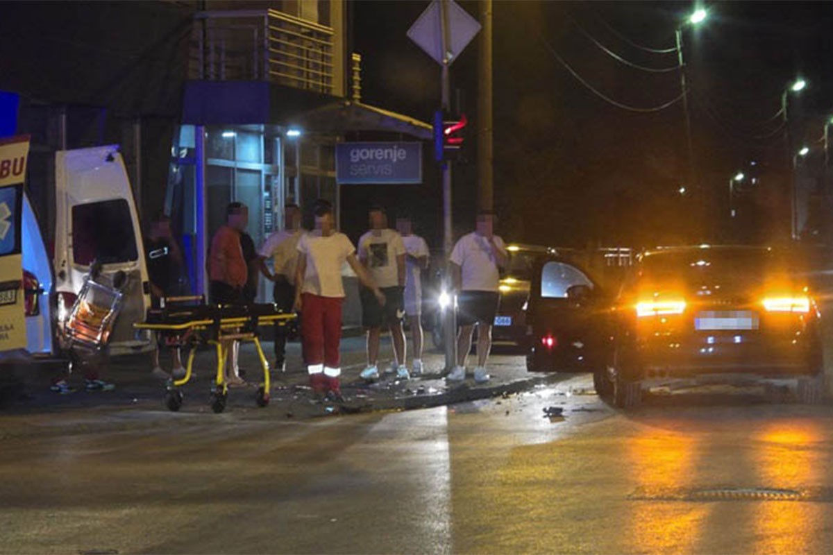 Vozač povrijeđen u sudaru kamiona i automobila