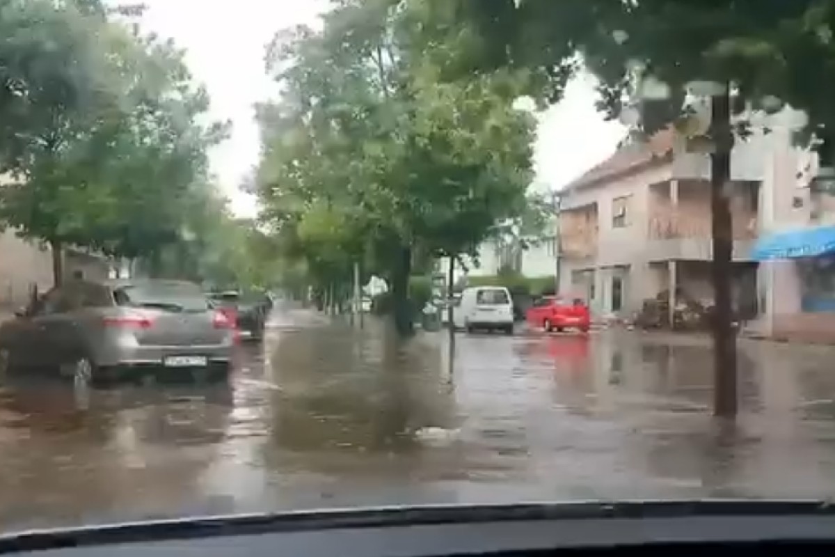 Kiša potopila ulice grada u BiH (VIDEO)