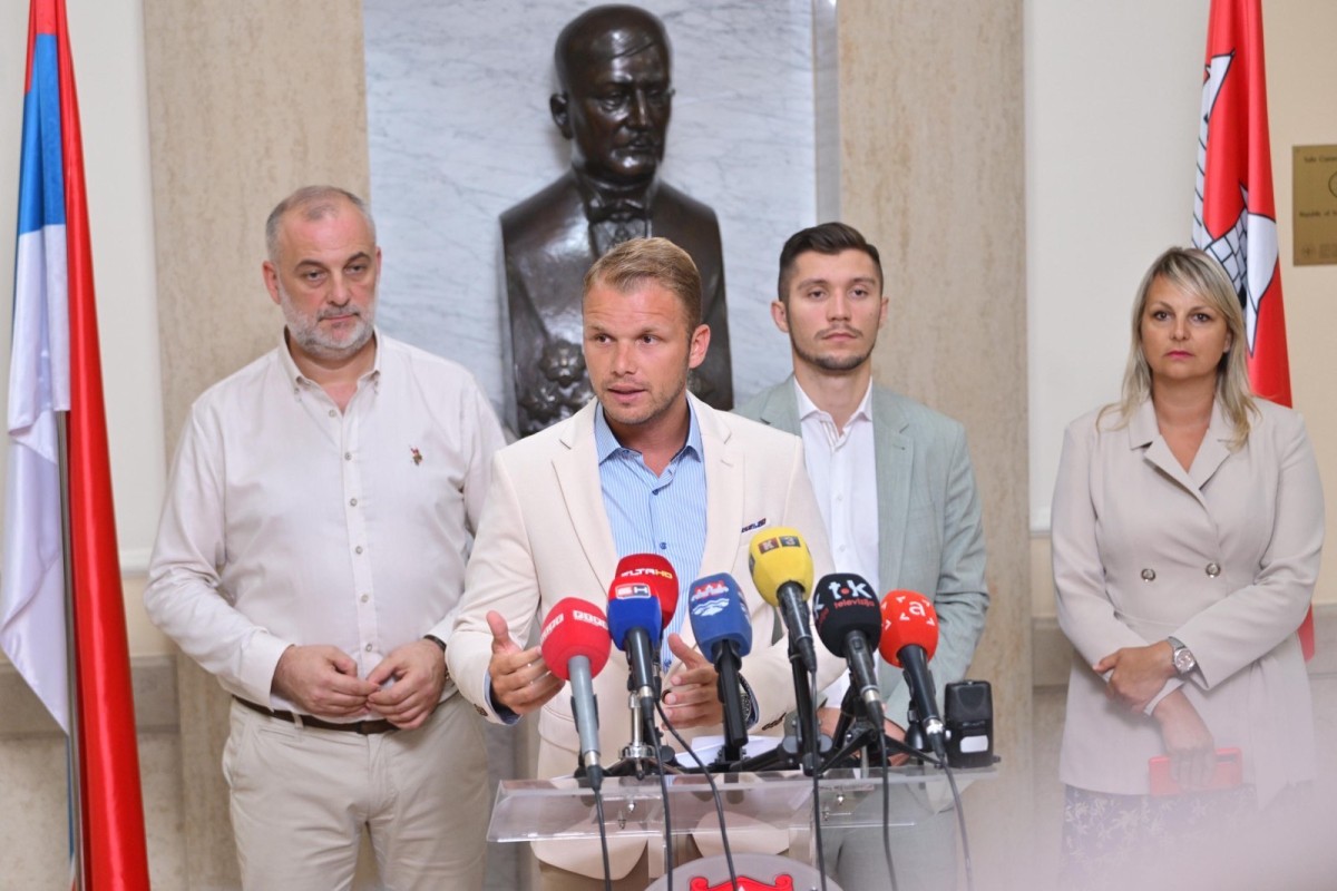 Stanivuković: Da nema političke mržnje mladi bračni parovi bi dobili placeve