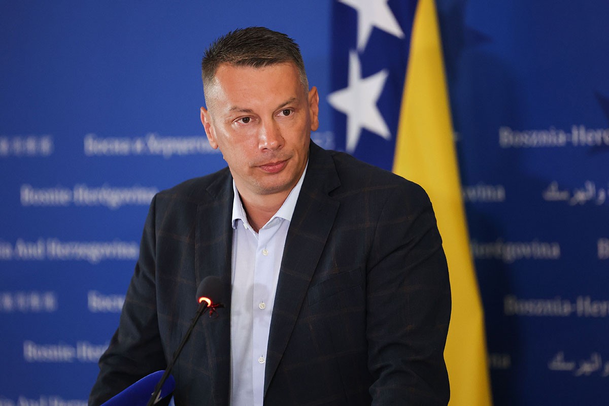 Konaković zatražio da se prekine policijska saradnja BiH i Srbije, reagovao Nešić
