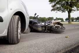Srpčani i Banjalučanka povrijeđeni u slijetanjima pežoa i motocikla