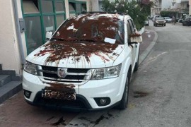 Autom zagradio jedini prilaz kući, evo kako se proveo