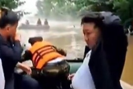 Kim Džong Un udario čamcem u drvo (VIDEO)