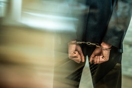 Uhapšeni muškarac prijetio ljudima nožem i krao novac