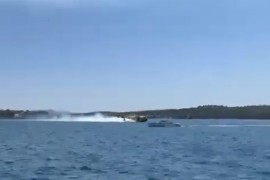 Tokom gašenja požara za dlaku izbjegnut sudar kanadera i glisera